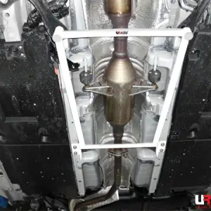 Toyota Prius XW30 10 + UltraRacing achter Sway Bar 19mm Betrouwbaar