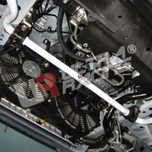 Populair Toyota Hiace/H200 04 + UltraRacing Front Sway Bar 32mm