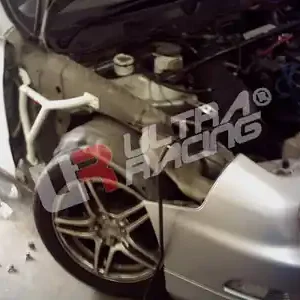 Snelle Levering Honda Integra 94-01 DC2 UltraRacing 3-Point Spatbord Braces