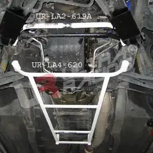 Ambachtelijk Nissan Skyline R34 GTT 2WD UltraRacing Front Lower Tiebar