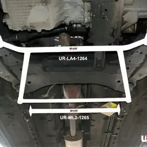 Superprijs Chery A5 06 + UltraRacing 4-punts H-brace Voor-onder