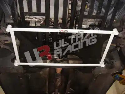 Peugeot 406 UltraRacing 2-punts Front Lower Tiebar Favoriet