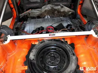 Suzuki Swift 89-94 UltraRacing 2-punts Veerpootbrug achter-boven Merkproduct