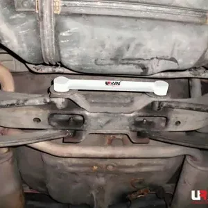 Alleen Vandaag Hyundai Coupe 96-99 UltraRacing achter Lower TieBar/brace 1585