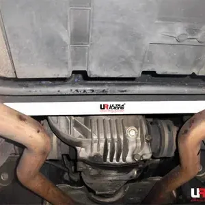 BMW E53 X5 4.4 99-06 UltraRacing 2-punts achter Lower Bar 1704 Beste Prijs
