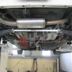 Bulkbestelling Honda Civic/CRX 88-91 EF/ED/EE UltraRacing achter Lower Tiebar