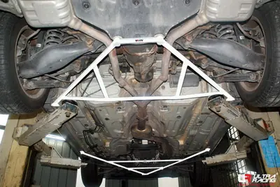 Bestel Nu Mercedes SLK 200 2004-11 2.0 UltraRacing 4Point achter Lower Bar