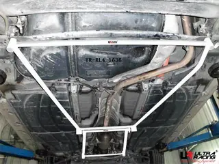 Toyota Prius XW30 10 + UltraRacing 4Point achter Lower Bar 1636 Laatste Kans