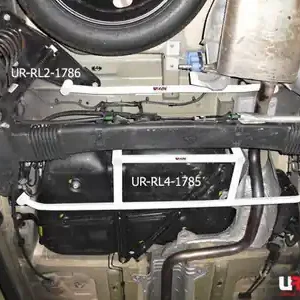 Authentiek Citroen C4 Picasso 06 + UltraRacing 4-punts achter Lower brace