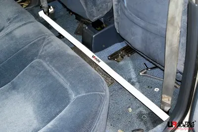 Trendy Honda Accord 90-93 UltraRacing 2-punts Room Bar