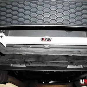 Audi Q5 2.0 08 + UltraRacing 2-punts achter Torsion Bar Betrouwbaar