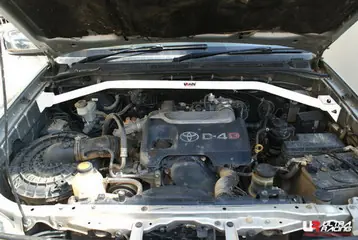 Toyota HiLux Vigo 05 + UltraRacing Veerpootbrug voor-boven 1322 Beste Prijs