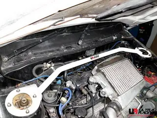 Toyota Starlet EP70 UltraRacing 2-punts Veerpootbrug voor-boven Favoriet