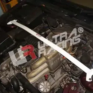 BMW 7-Series E32 UltraRacing 2-punts Veerpootbrug voor-boven Beste Prijs