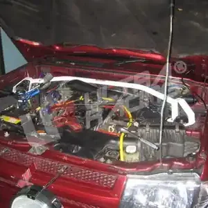 Weekendaanbieding Mitsubishi Pajero IO 98 + UltraRacing Veerpootbrug voor-boven