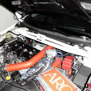 Premium Mitsubishi EVO X UltraRacing 3-Point Veerpootbrug voor-boven 1426